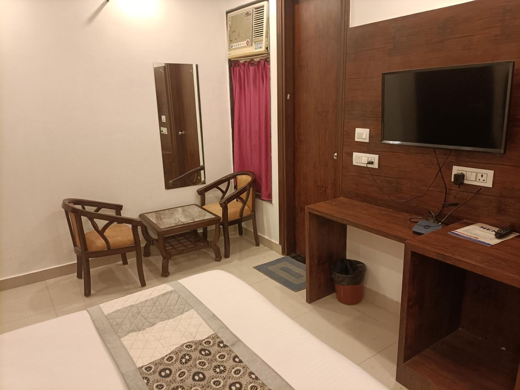 Hotel Grand Aerotech New Delhi Bagian luar foto