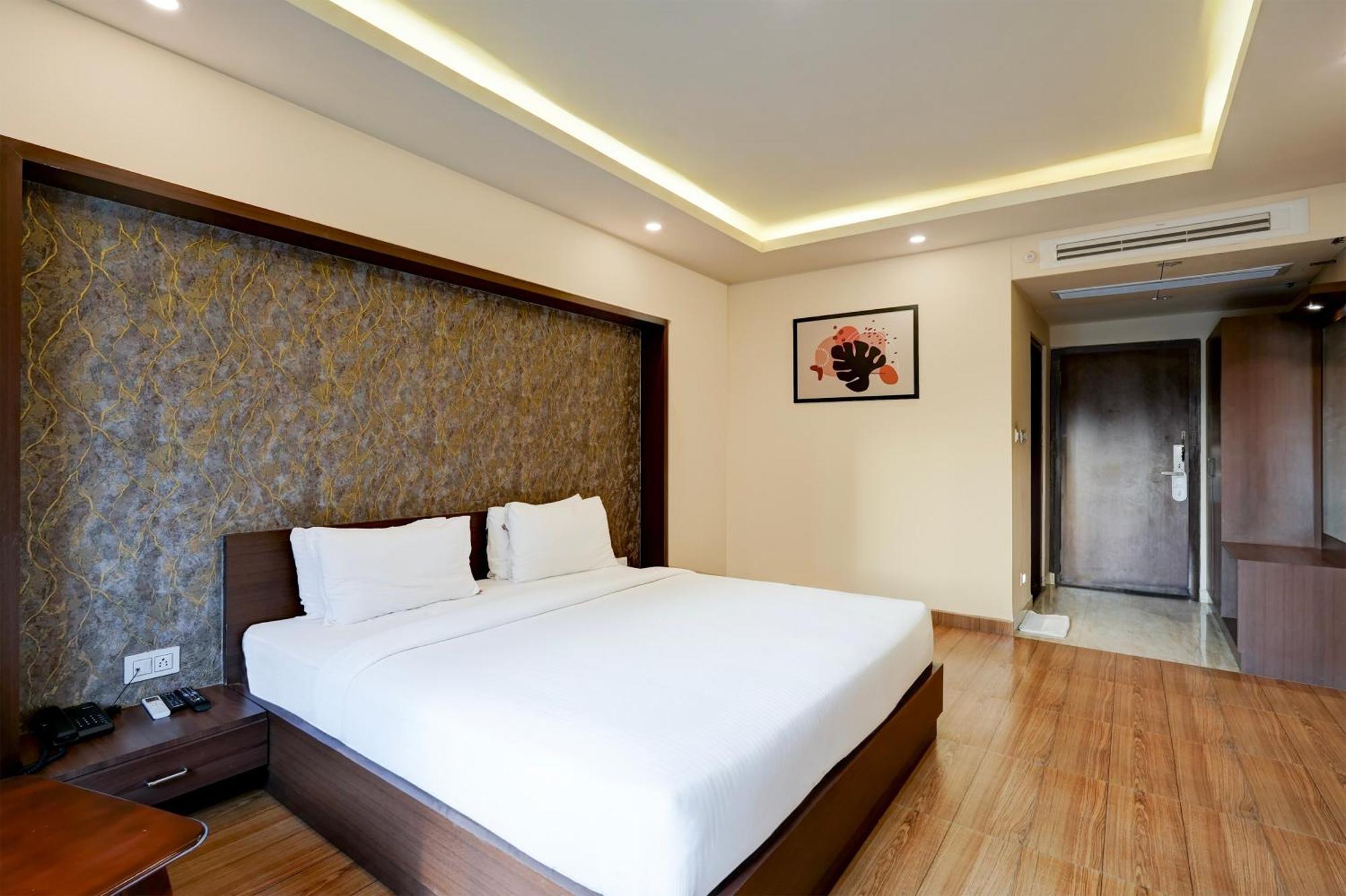 Hotel Grand Aerotech New Delhi Bagian luar foto
