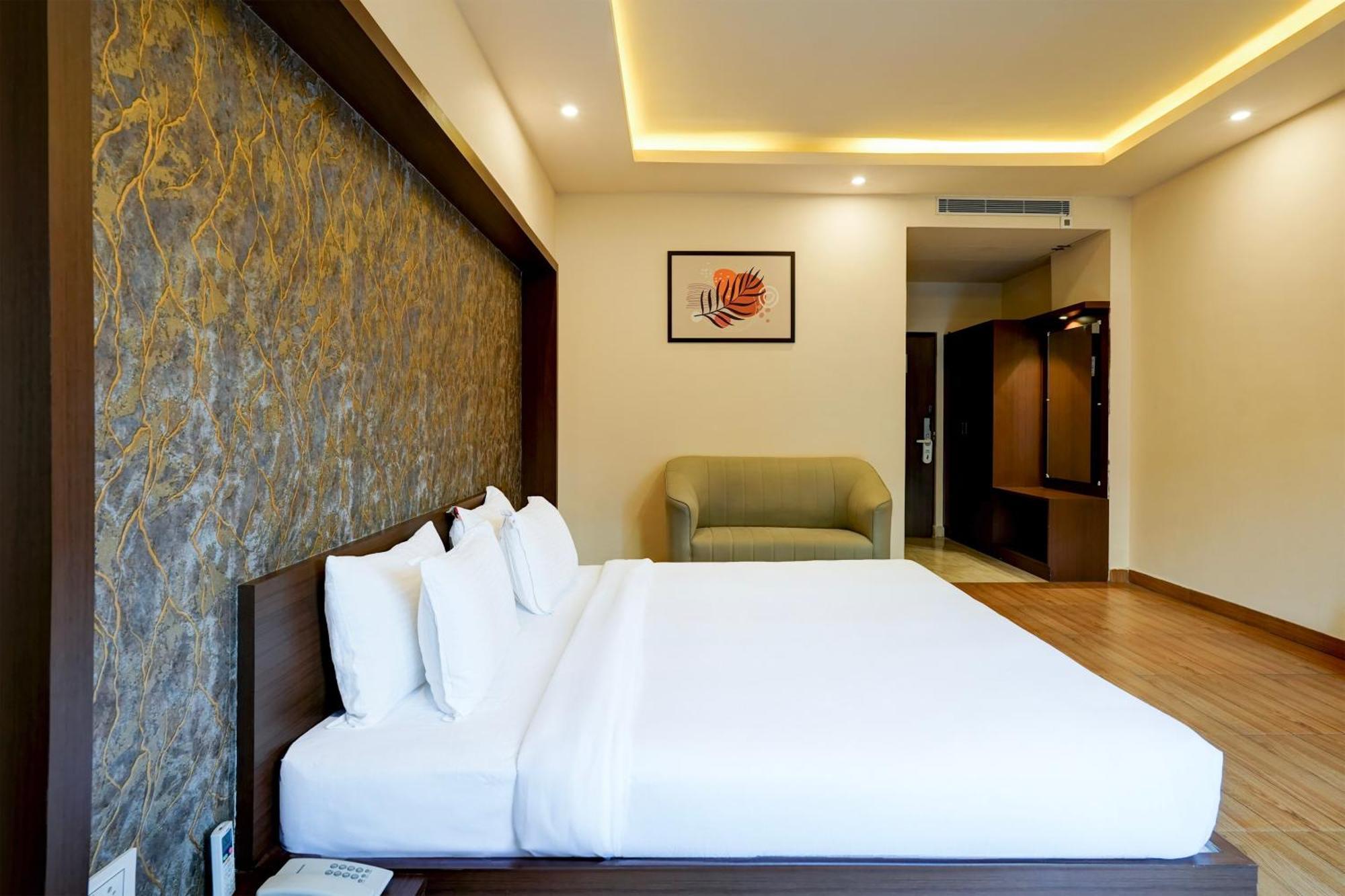 Hotel Grand Aerotech New Delhi Bagian luar foto